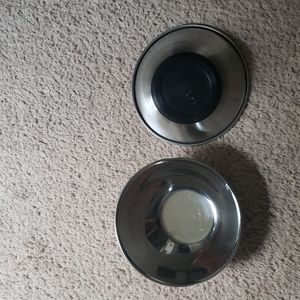 Curved cat/dog bowls